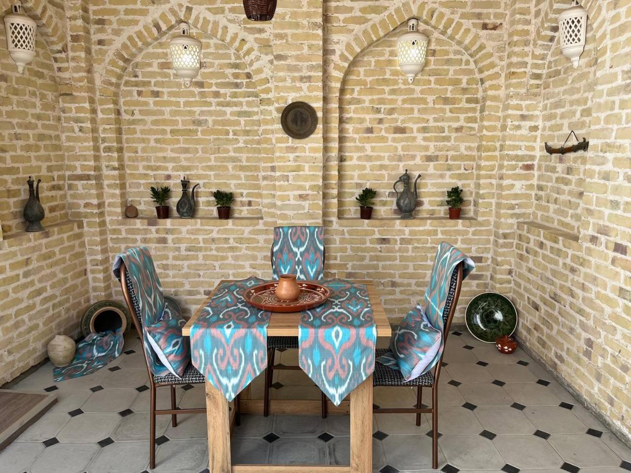 Old Safari Golden Location Guest House Bukhara Eksteriør bilde